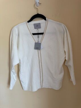 LIV Milano White V-Neck Pleated‎ Knit Top with Gold Chain Detailing sz Small